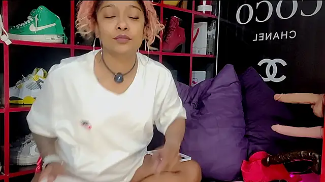 Indianbrownie Show in webcam