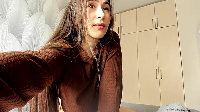 Bambiii_bby Adlı Modelin Canlı XXX Sohbeti