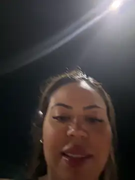 חדר צ'אט בשידור חי של lariic