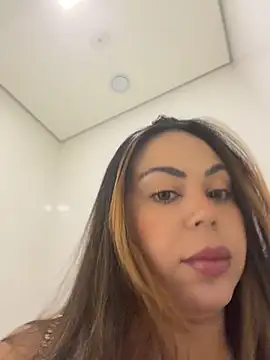 Show de LariiHotWife na webcam