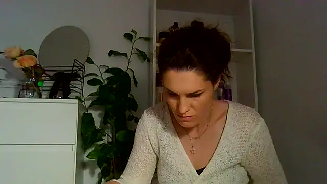 Ms-Lust1- – Live XXX-chat