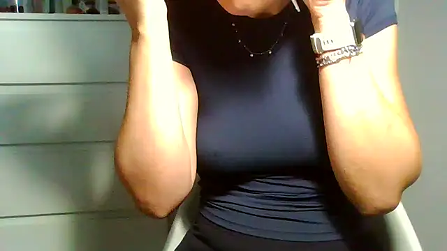 Ms-Lust1- – Live XXX-chat