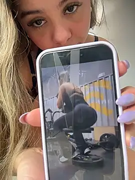 Chatroom XXX en direct de tuckersabrina