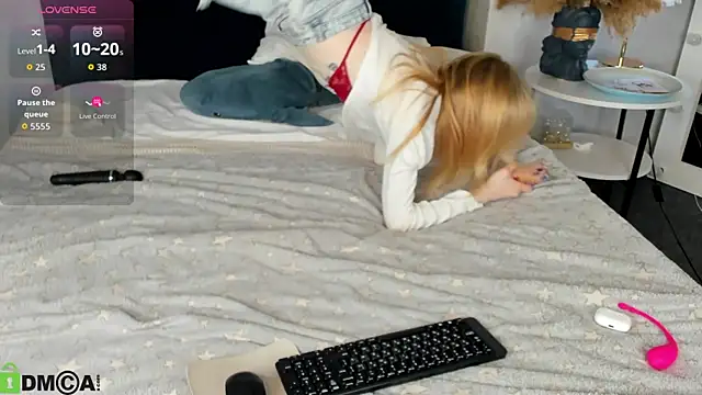 Esme_Runn live XXX chat