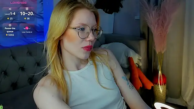 Esme_Runn Chat XXX in diretta