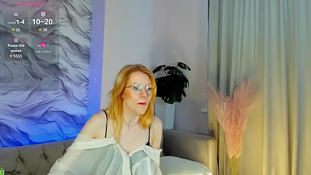 Esme_Runn's Live XXX Chat