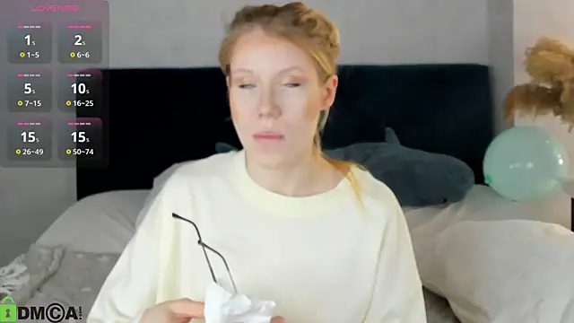 Esme_Runn Pertunjukan Webcam