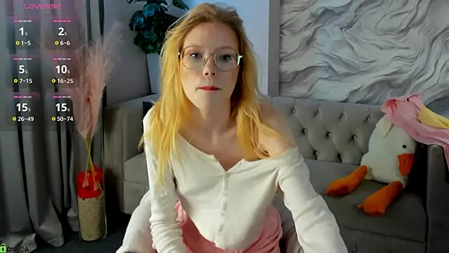 Esme_Runn's Live XXX Chat
