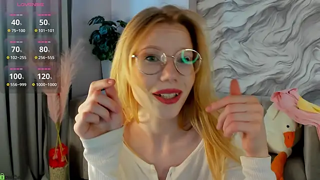 Chat +18 de Esme_Runn ao vivo