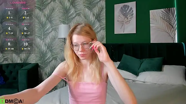 Esme_Runn élő XXX-chatje
