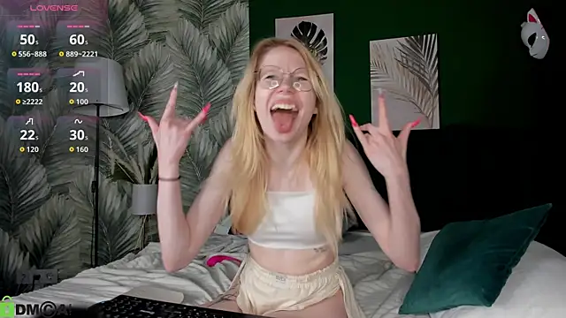 Esme_Runn's Live XXX Chat