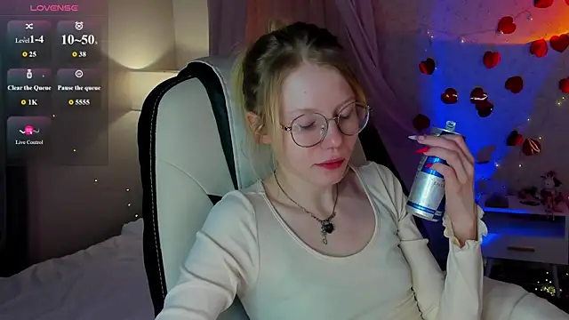 Esme_Runn's Live XXX Chat