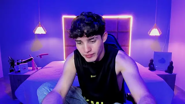 AlejooTwink Show in webcam