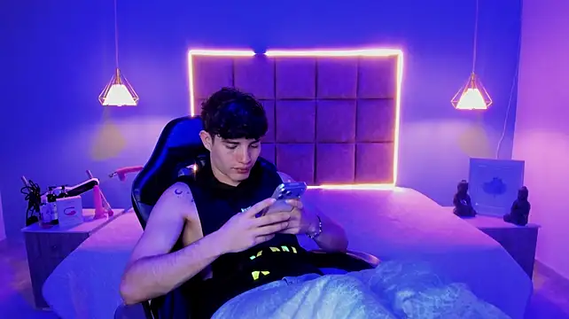 Вебкам-шоу AlejooTwink