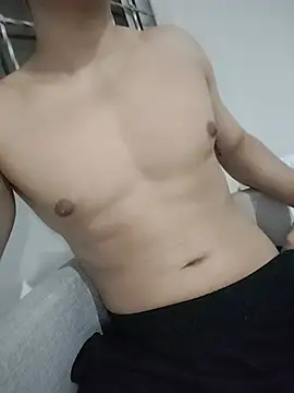 Show modela eldeboranenas na web-kameri