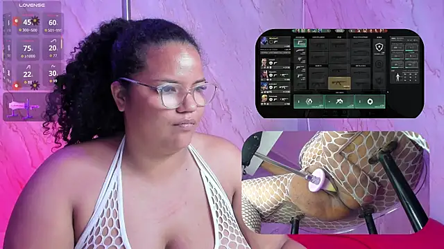 MhiaRey Show in webcam