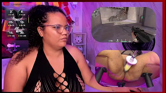 MhiaRey Show in webcam