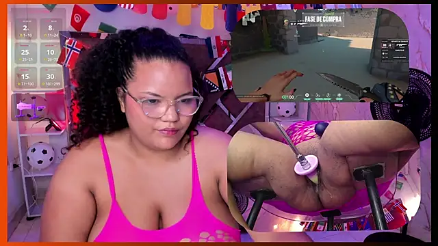 MhiaRey Show in webcam