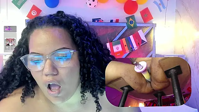 MhiaRey's Webcam Show