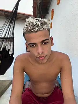 PrincesLeo Webcam Show
