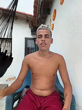 PrincesLeo Pertunjukan Webcam