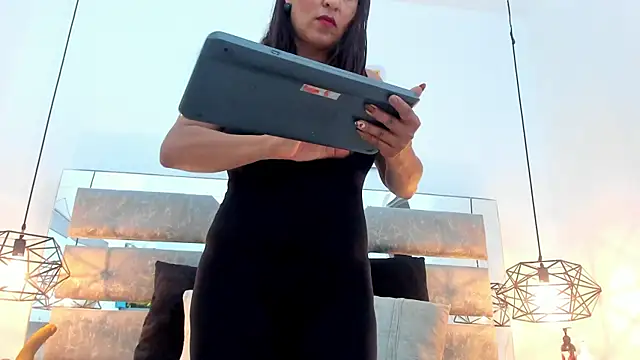 Slut_Milf_ Adlı Modelin Canlı XXX Sohbeti