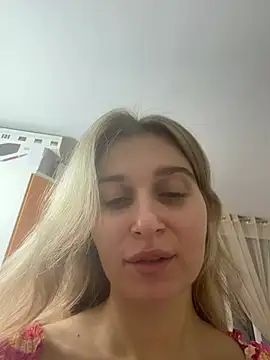 MilanaTaylor XXX чат на живо