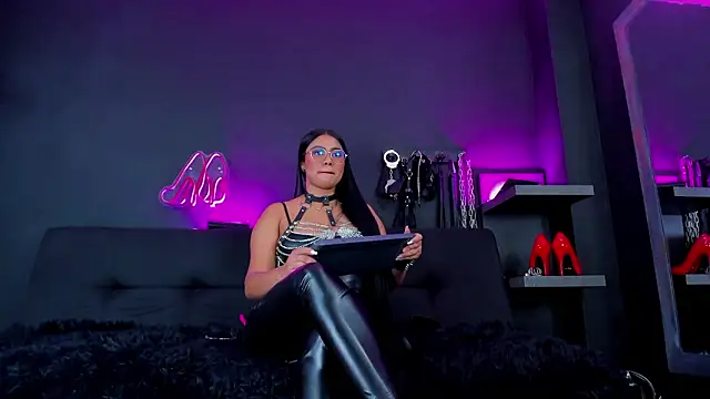 DelaneyStone Show in webcam