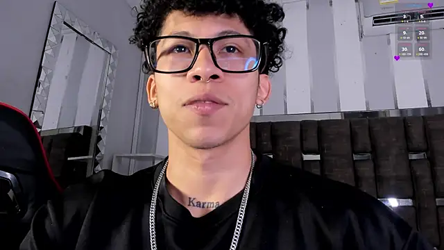 AkazaBoy_n Webbikameraesitys