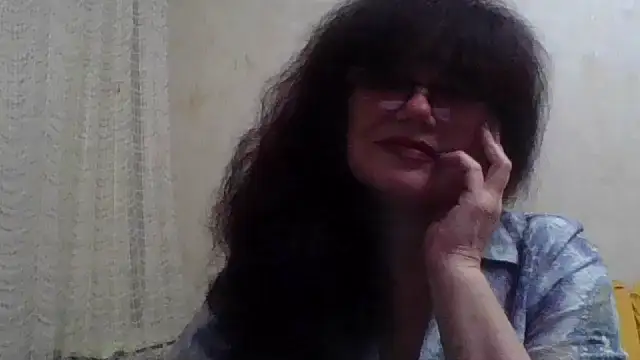SilviaSky51 élő chatszobája