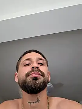 omarito100 在線直播表演