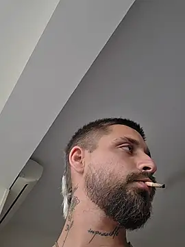 omarito100's Webcam Show