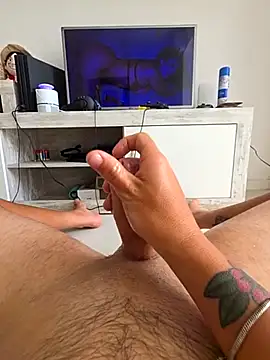 omarito100's Webcam Show
