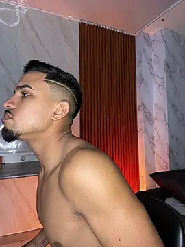 Show modela floriamANDjazmin na web-kameri