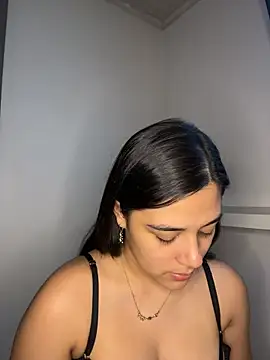Show modela floriamANDjazmin na web-kameri