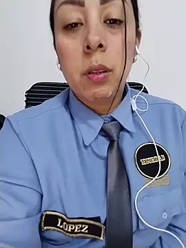 Cristal_Security-1's Live XXX Chat