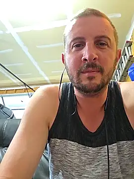 MrMechanic38 Show in webcam