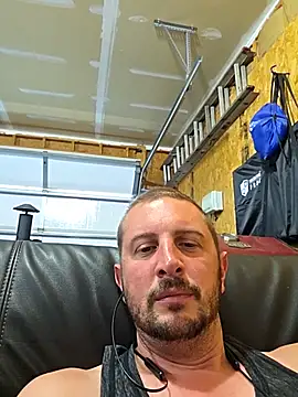 MrMechanic38 Show in webcam