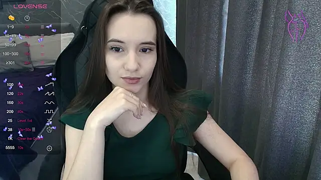 Alice_Weiss Chat XXX in diretta