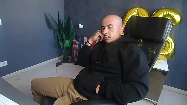 RomeoBodhi Webcam show
