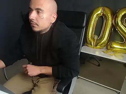 RomeoBodhi's Webcam Show