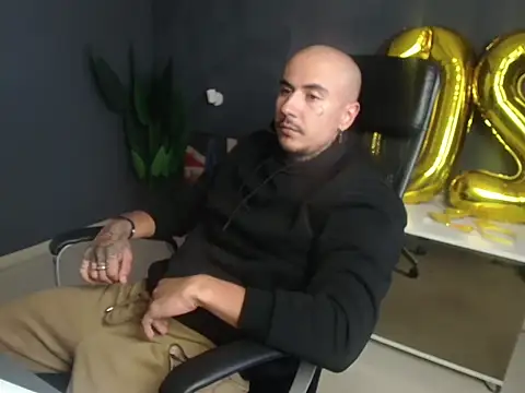 RomeoBodhi Webcam show