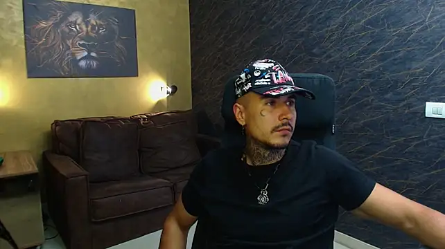 Show modela RomeoBodhi na web-kameri
