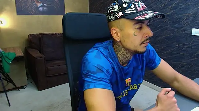 RomeoBodhi Show in webcam