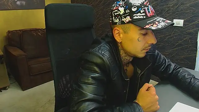 RomeoBodhi – webcam-show