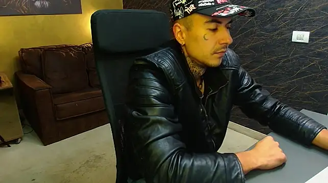 عرض كام RomeoBodhi