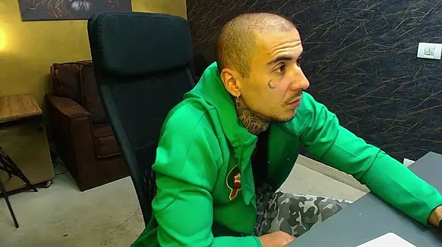 RomeoBodhi's Webcam Show