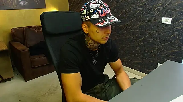 RomeoBodhi Webcam show