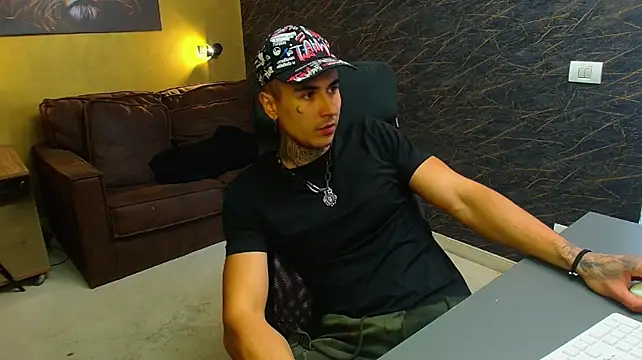 عرض كام RomeoBodhi
