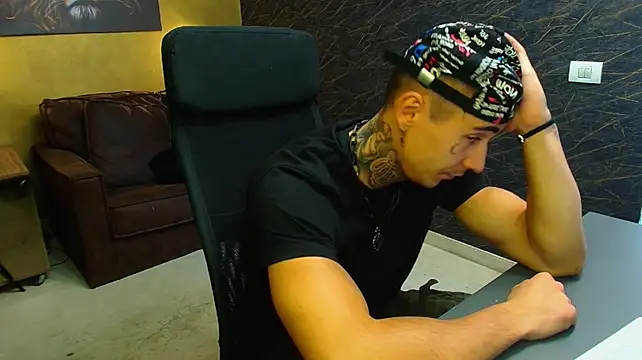 RomeoBodhi Webcam show